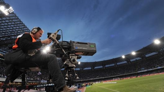 [가제타] DAZN, 이미 불법 시청으로 벌금을 부과받은 2000명에게 손해배상 청구 절차 착수.