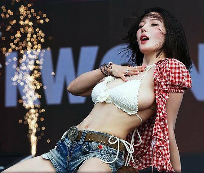 ㅎㅂㅈㅇ) 어휴 권은비 이제 질린다..