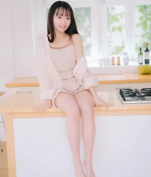 메이 하나다 위클리 플레이보이 플러스