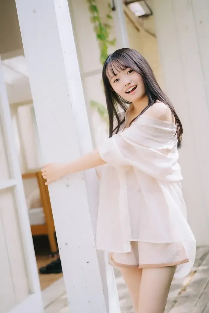 메이 하나다 위클리 플레이보이 플러스