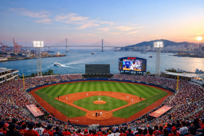 AI가 그린 부산 북항 야구장.jpg