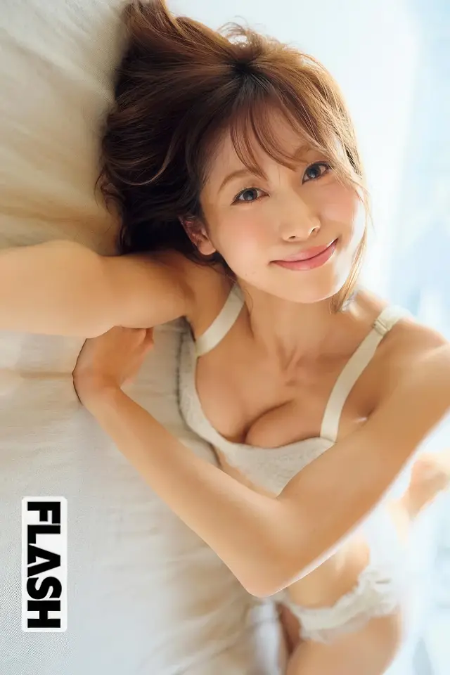 아오미 히나노 플래쉬 사진집 2025년 12월 30일호