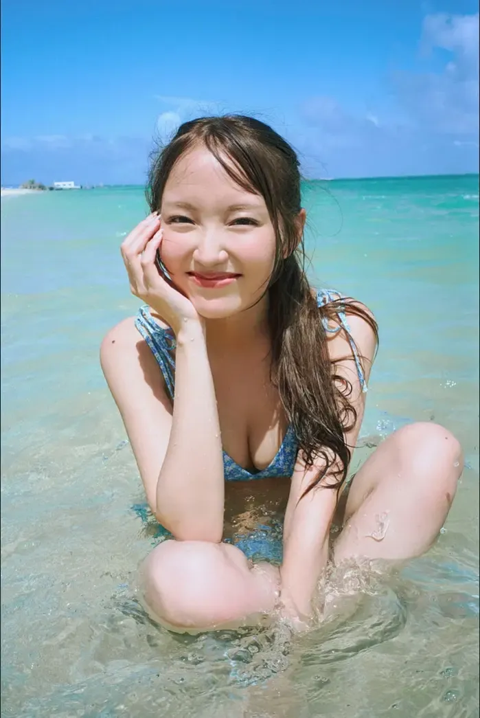 네오 사진집 2025 가을 시즌 걸 「푸른빛에 녹아들다」