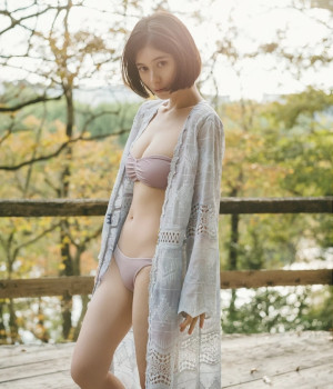 오쿠보 사쿠라코 그라비아 디지털 사진집 「꿰뚫을 듯한 아름다움」 Set.01