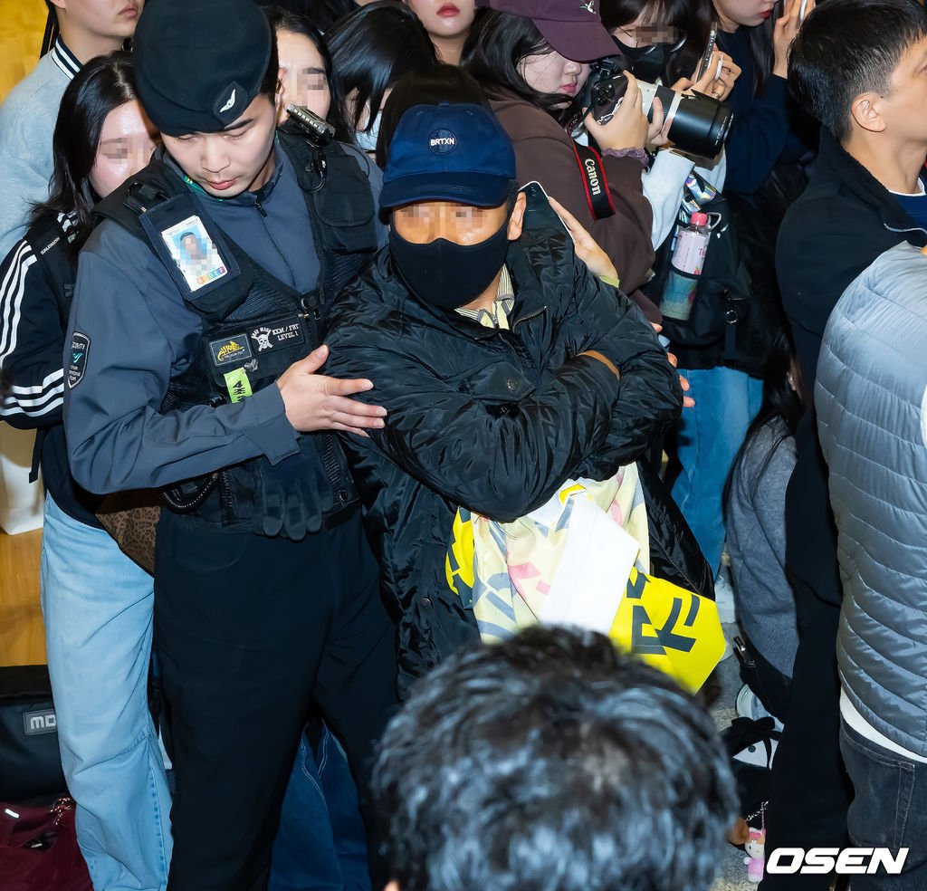 SjDHTl.jpg 김혜성 따라다니는 김선생님 흑화과정..jpg