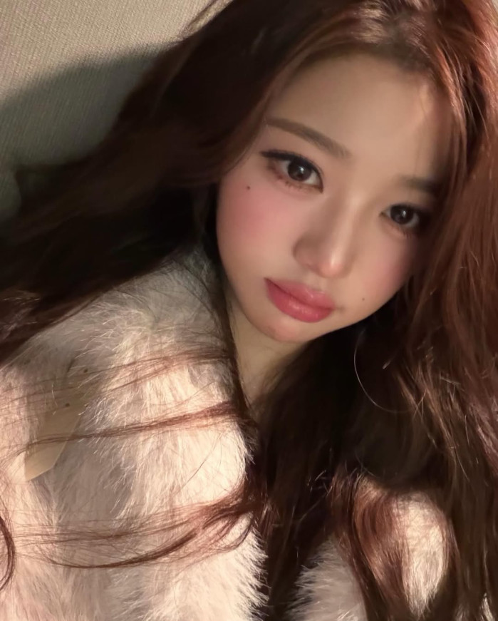 601299299_18085772309587664_781574410345372360_n.jpg 오늘자 아이브 장원영 인스타