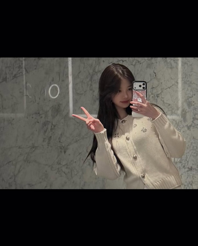 601365764_18085772366587664_1791730706116286985_n.jpg 오늘자 아이브 장원영 인스타