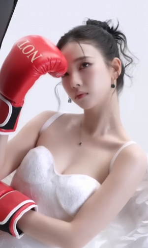 결혼 마려운 카리나 오프숄더 드레스