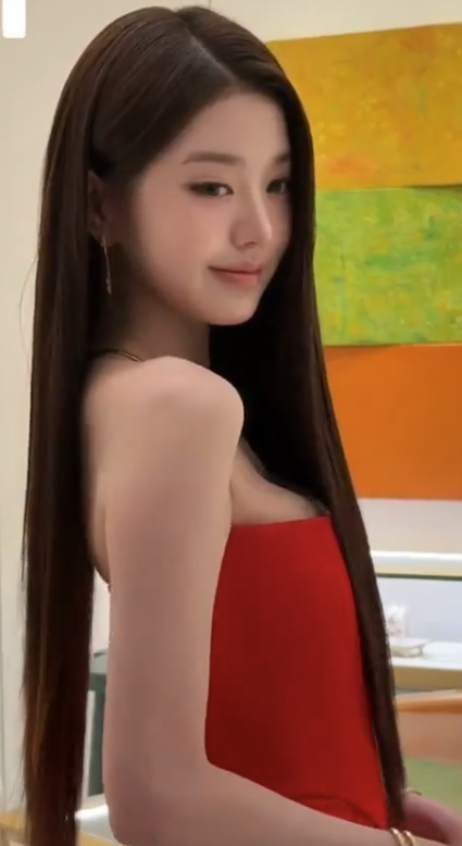 빨간 드레스를 입은 원영공주 진짜 괴 이쁩니다 ㄷㄷ