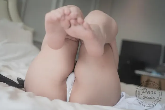 Yuna 유나, PURE MEDIA Vol.290 I’m 20 years old (2)