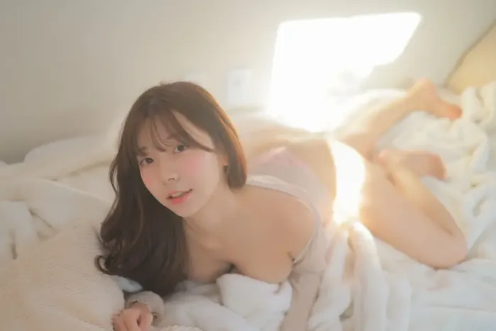 Leeesovely 쏘블리, PhotoBook 「Warm Afternoon Sun」 Set.01