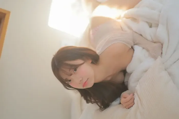 Leeesovely 쏘블리, PhotoBook 「Warm Afternoon Sun」 Set.01