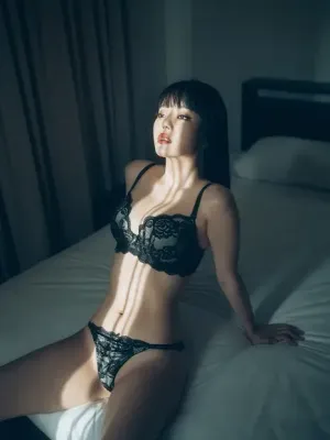 EIMI 에이미, 디지털 사진집 「Undergarments」 Set.02