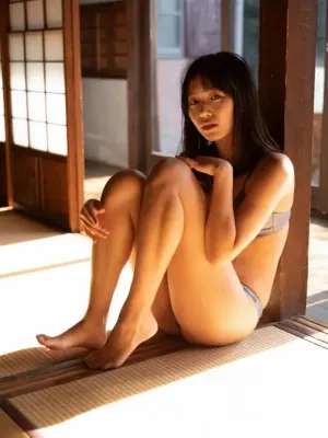 오후의 마루에서 일본처자의 란제리