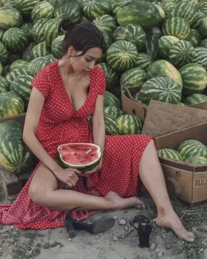 수박 농사짓는 시골처녀