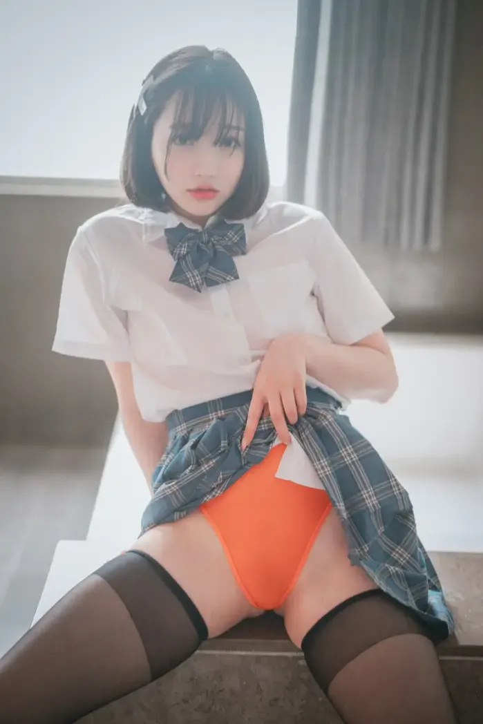 Son Yeeun 손예은, DJAWA ‘Swimming Lessons #6’ Set.03