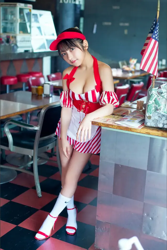 토우미 十味, 스피산 그라비아 포토북 「To Me」 Set.01