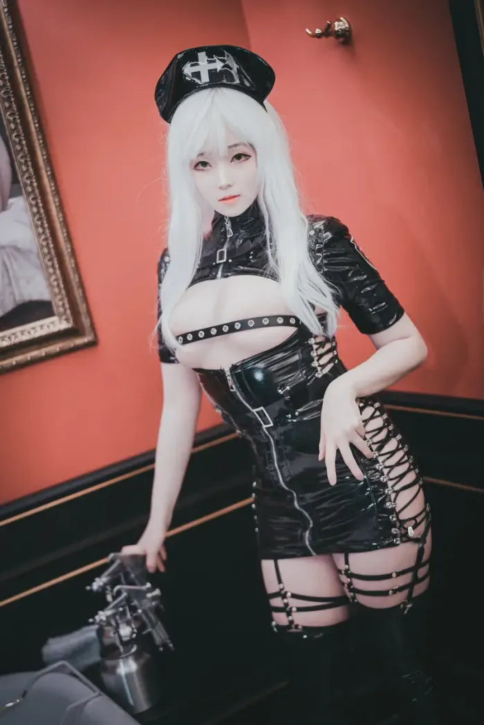 Bambi 밤비, DJAWA ‘Poisonous Nurse’ Set.01