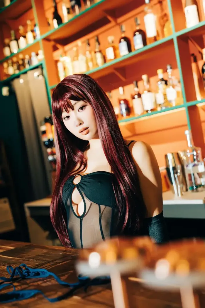 검은 눈, 하이비아 「시크릿 바」 세트.01