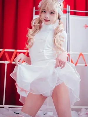 핑크 간호사 코스프레