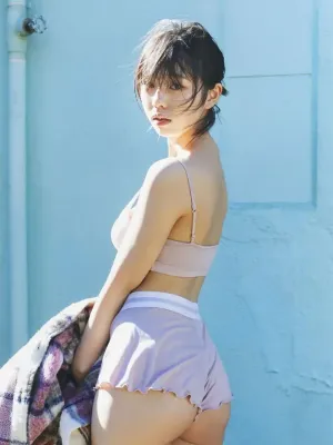 담요를 든 여인